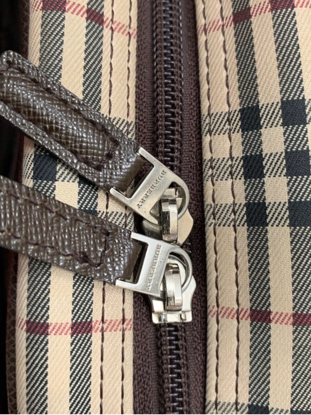 Vintage Burberry Beige Plaid Satchel with Brown Leather Handles - Picture 2 of 12